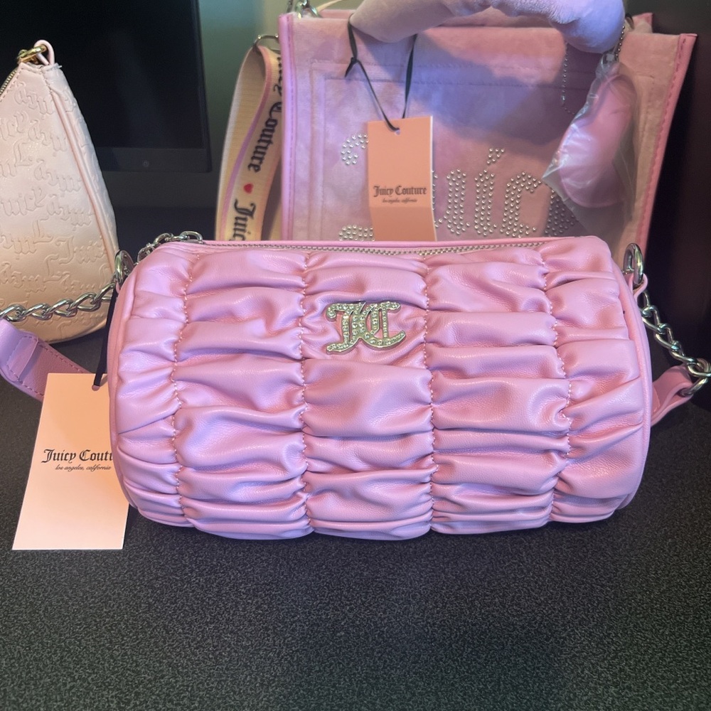 Juicy Couture Run the world shoulder bag in Fondant Pink